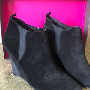 Vince Camuto Yannick black bootie